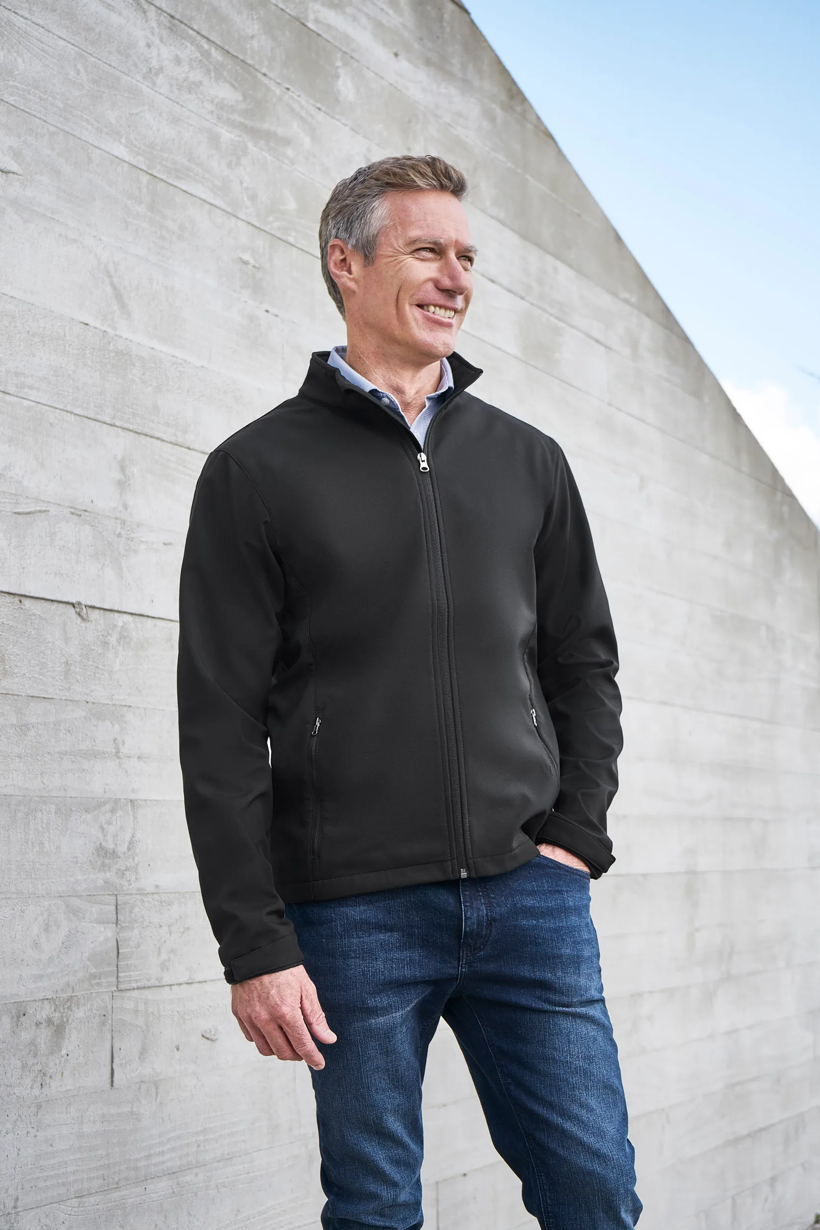 Mens Apex Economy Priced Lightweight Softshell Jacket